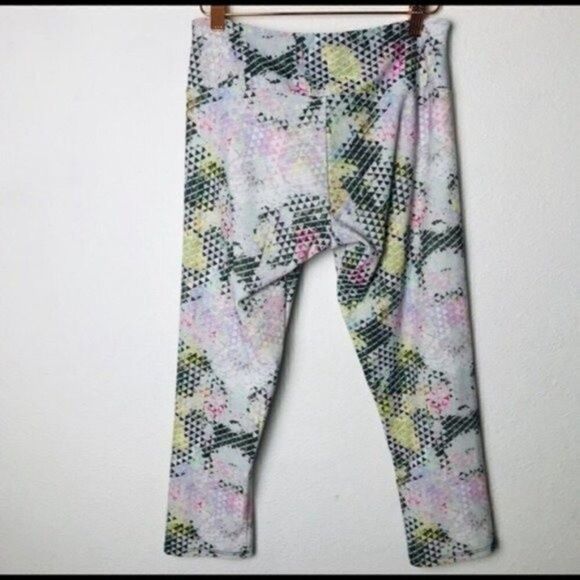 Onzie womans capri leggings Medium/ Large BoxF floral geometric colorful - Picture 2 of 5